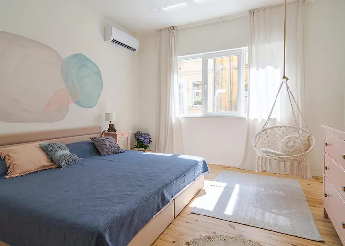Little Perfection - Super King Size Bed - Wifi 200 Mbp